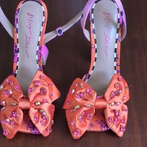 Betsey Johnson Orange and Pink Bow Heels